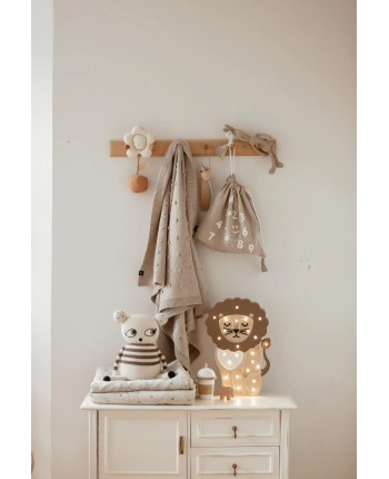 Wooden Lion Night...